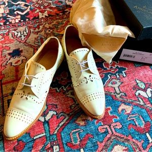 The Office Of Angela Scott white Oxfords sz 37